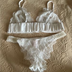 Rare Victoria’s Secret bralette and panty set